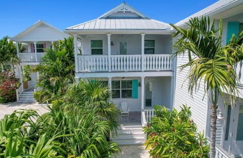 Islamorada House | Isla Mirabelle - Waterfront Boutique Resort, Htd Pool, Dock, Walkable