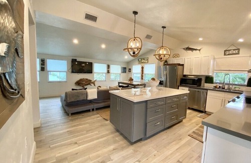 White Marlin Beach House | Islamorada Paradise - Canal Front & Private Beach Access