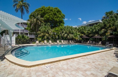Sanibel Condo | Island Beach Club 320C is a stunning 2brm 2 bathrm, Sanibel Beach View condo!