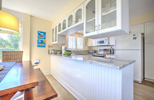 Sanibel Condo | Island Beach Club #P3A is a 2/2 vacation rental on Sanibel Island!