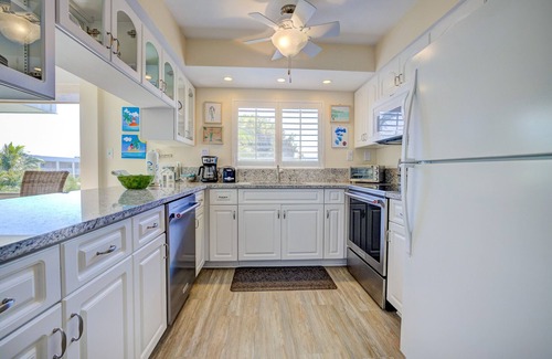Sanibel Condo | Island Beach Club #P3A is a 2/2 vacation rental on Sanibel Island!