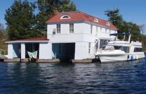 Wellesley Island Apartment | Island Boathouse w/boatslip