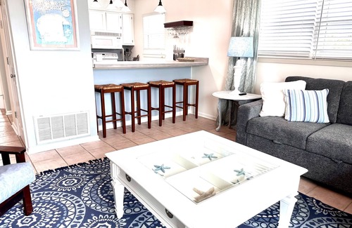 Navarre Beach House | “Island Cottage” New Listing! Cozy Beach Cottage, Bikes, Kayak, Paddleboard