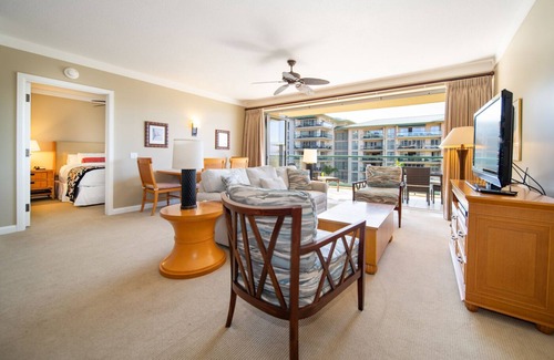 Honokowai Hotel | Island Elegance: Beach Retreat Near Kapalua Airport! Onsite Pool, FREE Parking