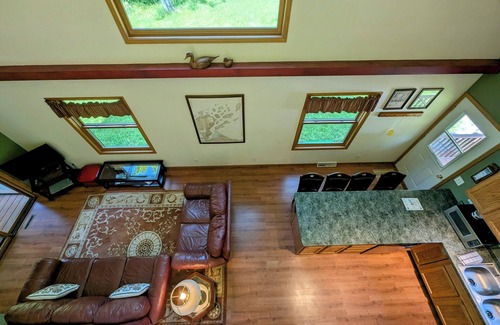 La Pointe House | Island Fox - Home nestled in the Woods with Screened-in Porch!