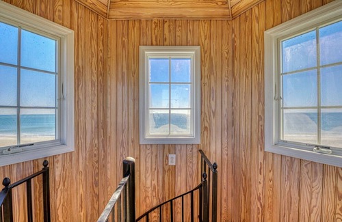 Ocean Ridge House | Island Gamble - Oceanfront Cottage