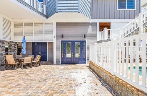 Fort Myers Beach House | -Island Girl- Immaculate Gulf Front Duplex home