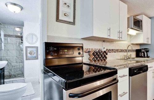 Englewood Cottage | Island Life! King Bed Studio-Steps to beach
