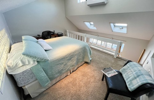 Queensbury House | Island Overlook