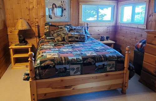 Island Park Cabin | Island Park 13 Miles To Yellowstone And 3 Miles To Henry's Lake