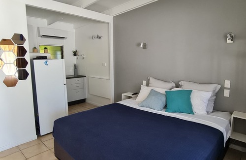 Nelly Bay Resort | Island Serenity @Amaroo On Mandalay tropical island paradise