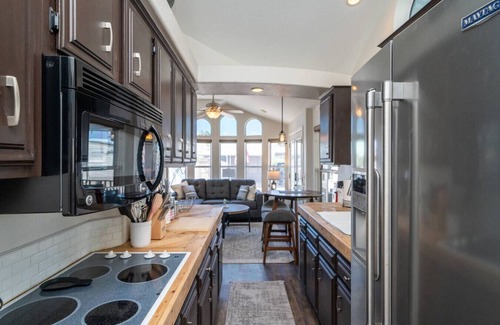 Lake Havasu City Cottage | Island Time Tiny Home for6