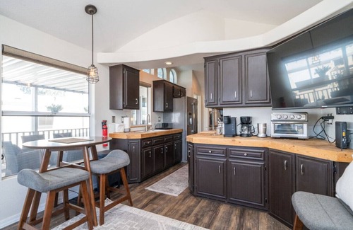 Lake Havasu City Cottage | Island Time Tiny Home for6