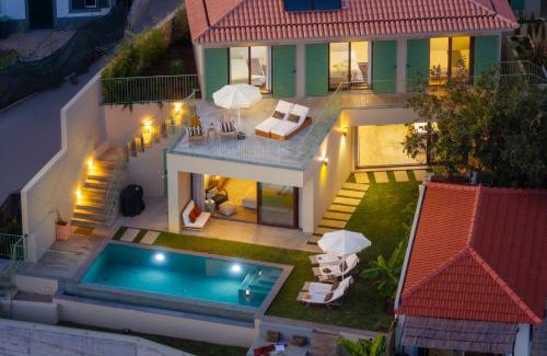 Santa Maria Maior Villa | Islander - Funchal Seaside Villas