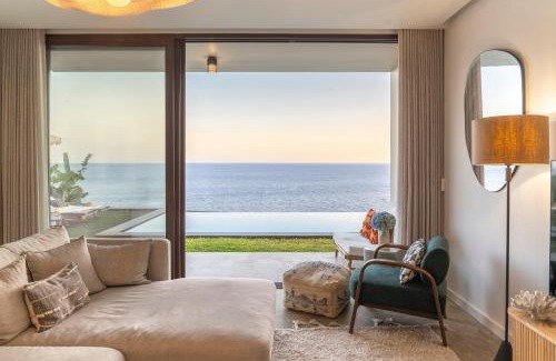 Santa Maria Maior Villa | Islander - Funchal Seaside Villas