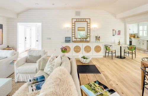 Isle of Palms House | Isle Escape by AvantStay | Walk to Beach + Deck