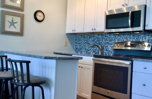 Isle of Palms Condo | Isle of Palms - 3rd Floor Ocean Front with Private Balcony, Pool, and Pier