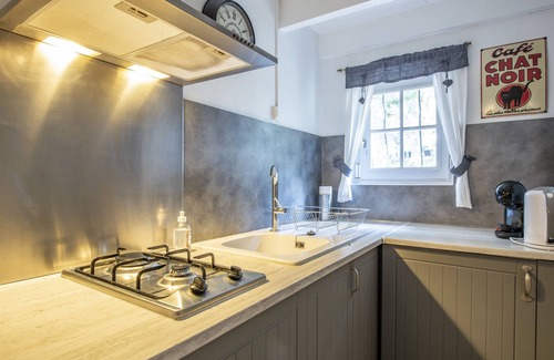 Le Thor Apartment | Isle-sur-la-Sorgue, charming gîte with all modern conveniences, ideal for couples, quiet location
