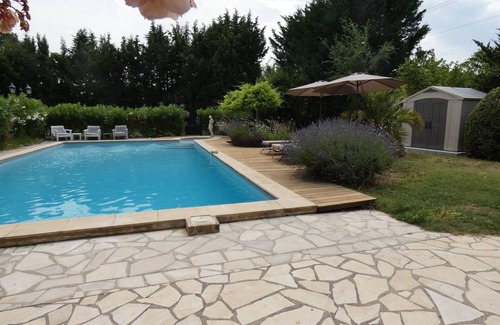 Le Thor Apartment | Isle-sur-la-Sorgue, charming gîte with all modern conveniences, ideal for couples, quiet location