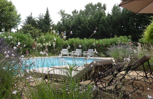 Le Thor Apartment | Isle-sur-la-Sorgue, charming gîte with all modern conveniences, ideal for couples, quiet location