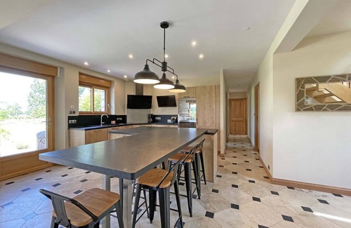 Les Ventes-de-Bourse Cottage | Isolated country house with large garden and spa, perfect for families and friends