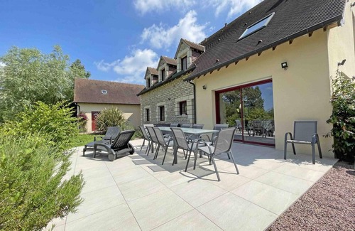 Les Ventes-de-Bourse Cottage | Isolated country house with large garden and spa, perfect for families and friends