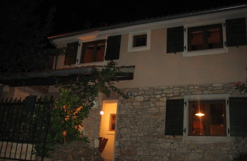 Kastelir-Labinci House | Istria: Stone house in village. 5 min drive to sea, Novigrad - 8km, Porec - 12km