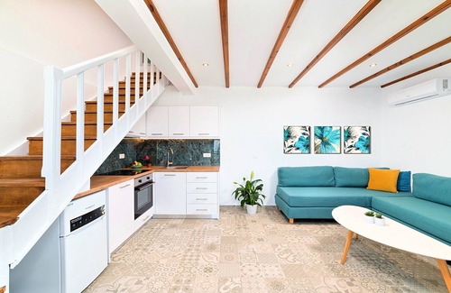 Istron House | Istron Beachside Maisonette