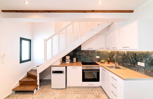 Istron House | Istron Beachside Maisonette