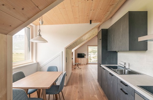 Appiano Sulla Strada del Vino Apartment | Studio 'Auer' with Mountain View, Private Garden and Wi-Fi