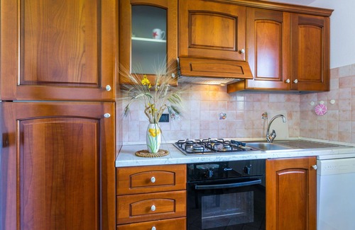 Castelnuovo di Val di Cecina Apartment | Cosy apartment for 4 people with WIFI, pool, A/C, TV, patio and pets allowed