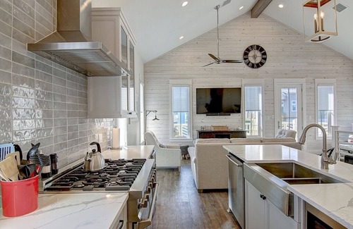 Cinnamon Shore Cottage | It Is Well 127 WI