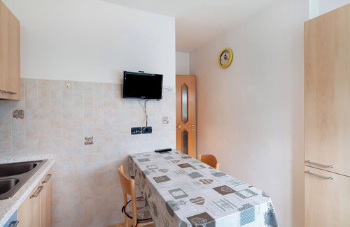 Livinallongo del Col di Lana Apartment | Apartment 'Col Di Lana' with Mountain View, Shared Garden and Wi-Fi