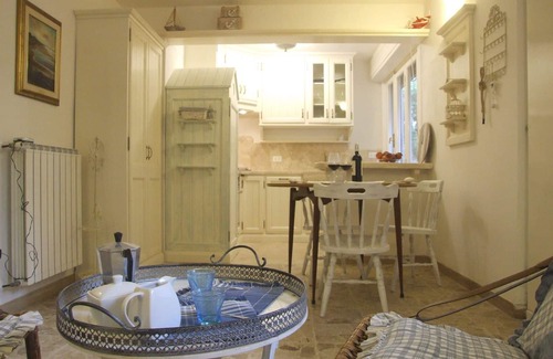 Marina di Castagneto Carducci Apartment | Cosy apartment for 4 guests with WIFI and TV