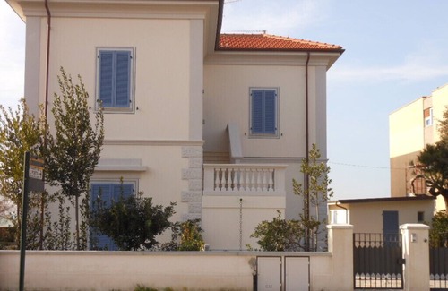 Marina di Castagneto Carducci Villa | STELLA MARINA (BELOW), FULLY RENOVATED VILLA
