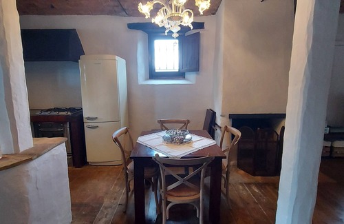 Monzuno Apartment | Belvedere Country House - apartment in stone farmhouse