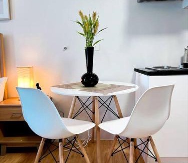 Lahug Apartment | IT Park Gem - Cozy Studio with Netflix and Pool Access