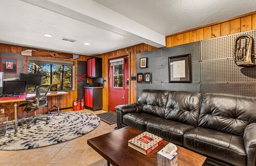 Kachina Village House | It's Aspen time in Flagstaff | Local Discounts