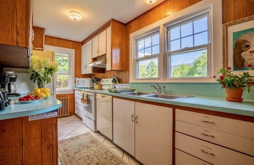 Manchester House | It's the Perfect Reunion House! Fireplace. Indoor pool. Ski. Dogs loved!