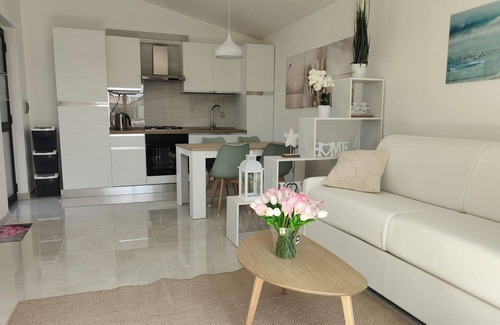 Contrada Taverna Apartment | Maxine Mare Blu - Sleeps 4 - 3 Mins To Beach