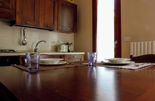 Sirolo House | La Casa di Serena - Two Bedroom House, Sleeps 3