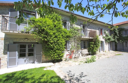 Bubbio Villa | Italian villa, private pool - cycling, hiking, wine tours, slow-food, fast WiFi