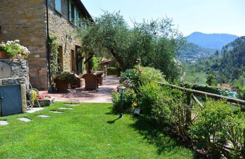 Garlenda Villa | Italianway - The Grapefruit House - Villa con piscina