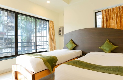 Shivajinagar Hotel | Itsy Hotels Hill View Ex