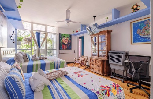 Polanco Bed & Breakfast | ITZAE HAB. BABY BLUE POLANQUITO ON THE WAY TO THE AUDITORIUM