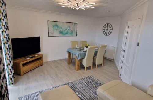 Kirkcaldy Apartment | Ivianna Wharf