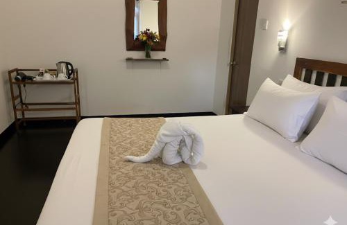 Udawalawa Hotel | Ivory Safari House