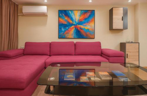 Ruse Center Apartment | Ivy Central Apartment