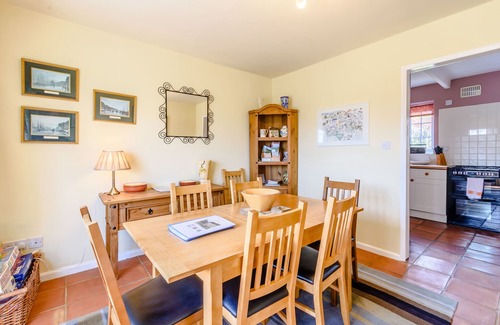 Helmsley Cottage | IVY COTTAGE, family friendly, with a garden in Helmsley