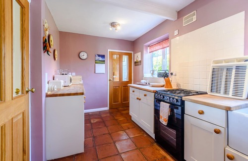Helmsley Cottage | IVY COTTAGE, family friendly, with a garden in Helmsley